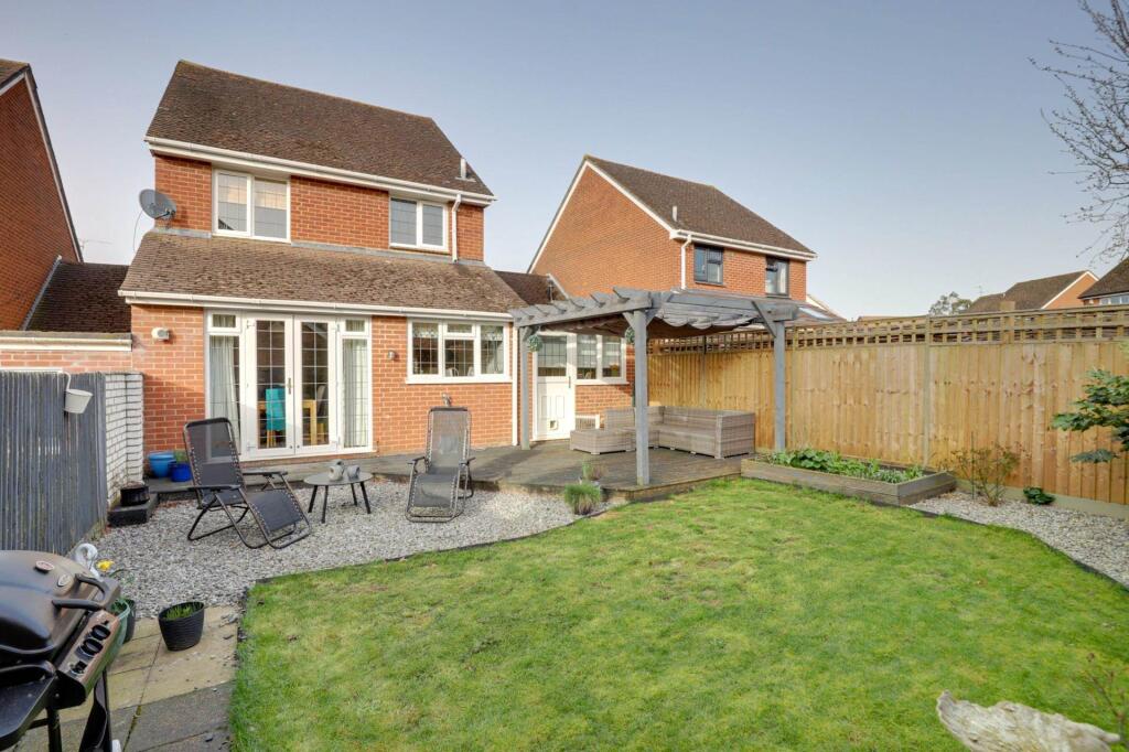 Bensgrove Close, Woodcote, South Oxfordshire - View 3