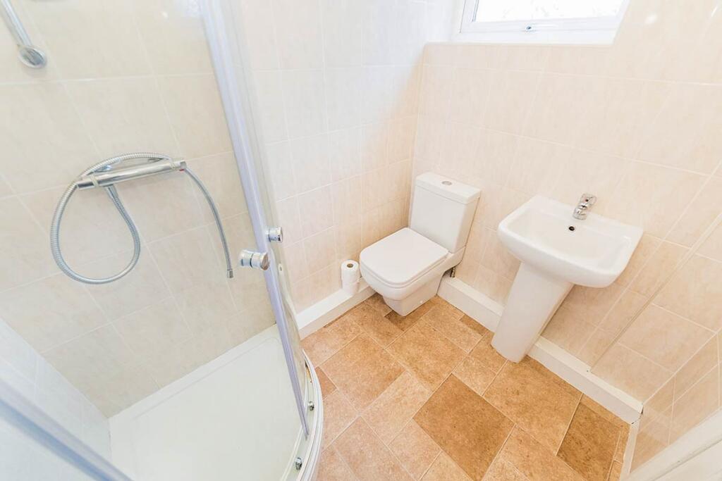 House in Doncaster, Rossington - View 5
