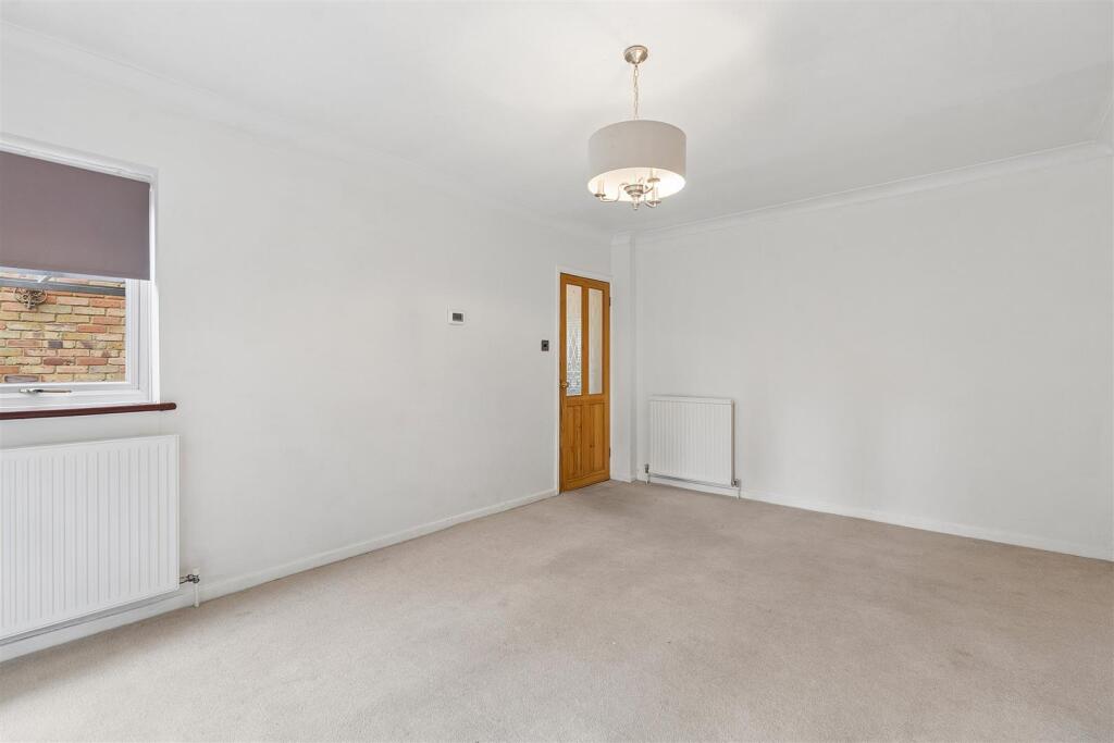 House in Dartford - More