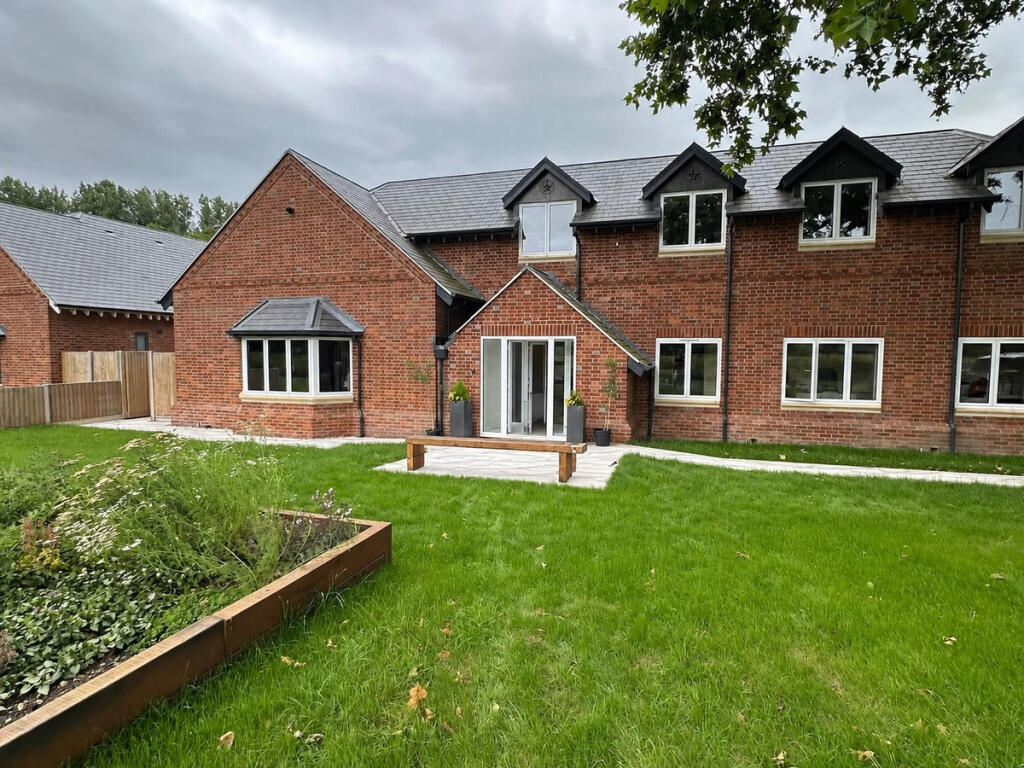 4-bed detached on Chalfont Park, Buckinghamshire, SL9, £2,850,000