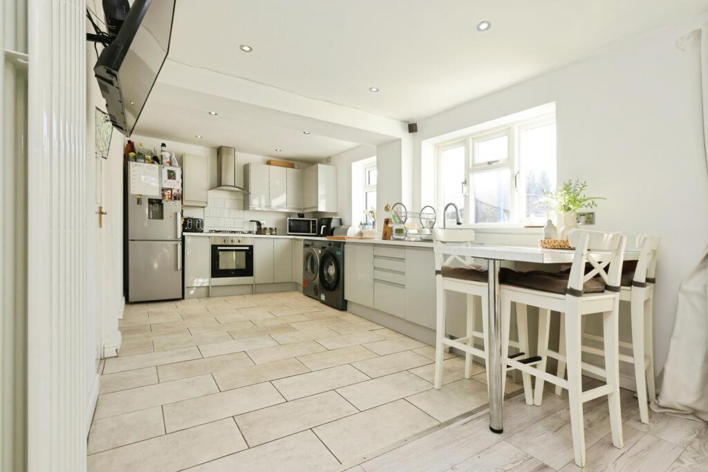 Warrington Drive, BIRMINGHAM, West Midlands, B23 photo 3