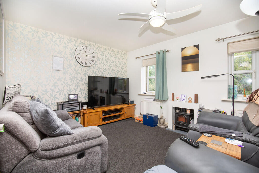 Lowes Drive, Tamworth photo 4