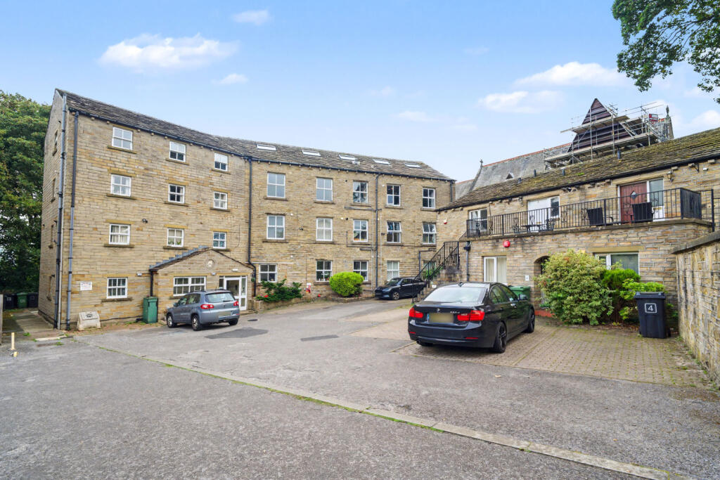 St. Philips Court, Huddersfield, West Yorkshire, HD3 photo 2