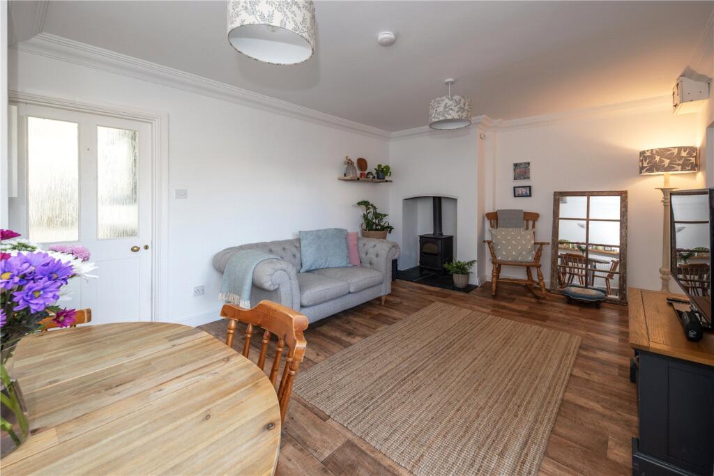 High Street, Honeybourne, Evesham, Worcestershire, WR11 photo 3