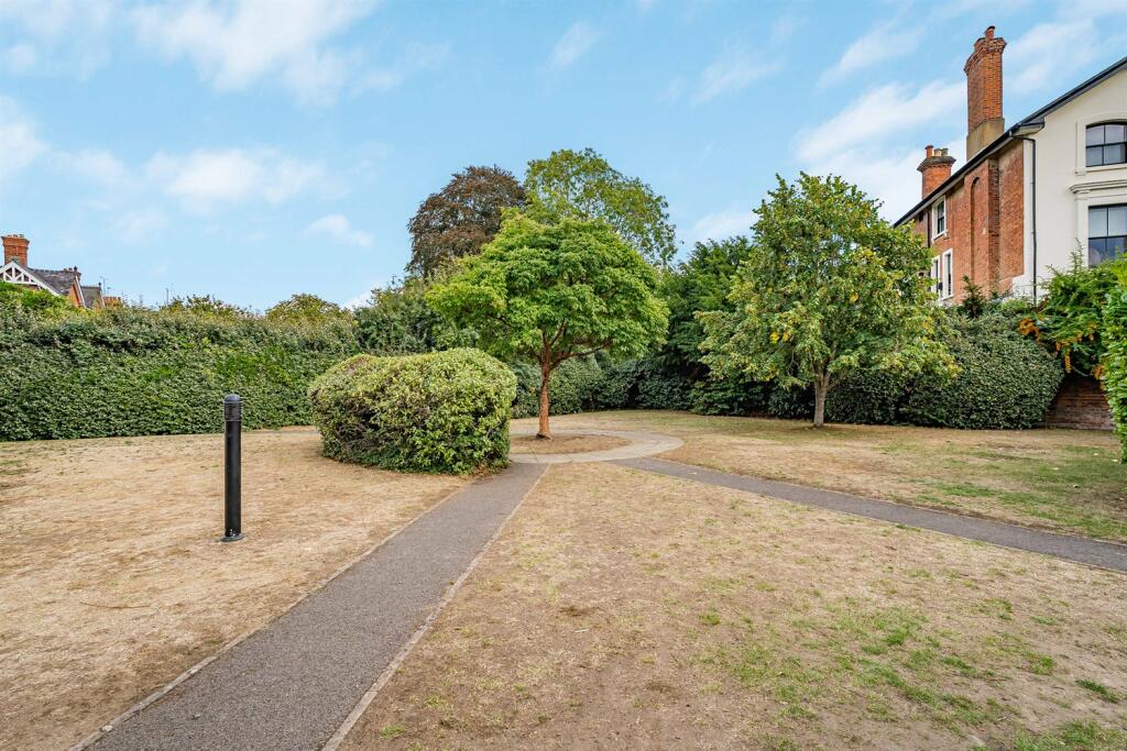 Apartment in Reading - View 3