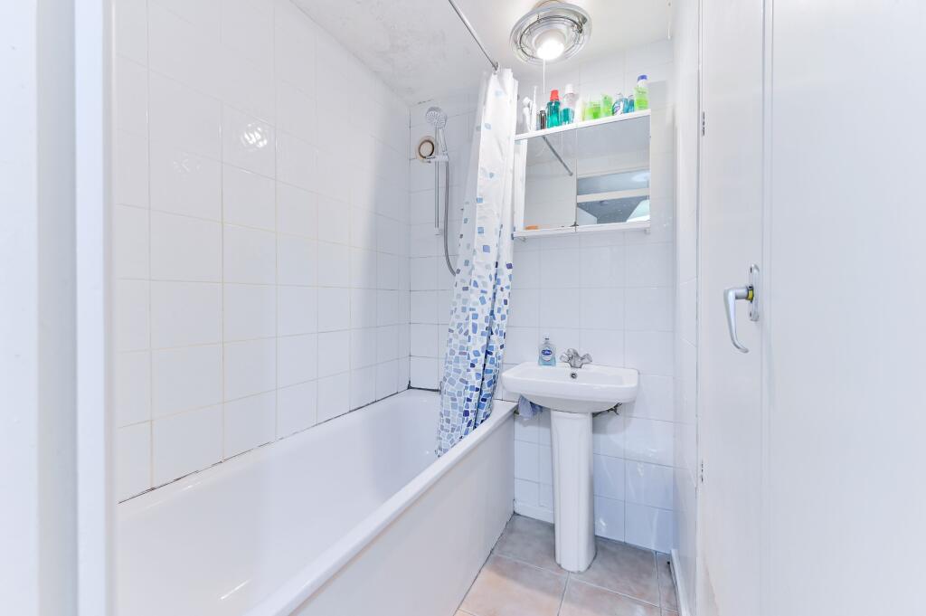 Apartment in London - More