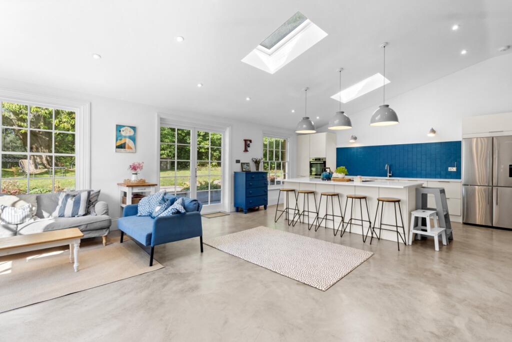 House in Wealden, Maresfield - More