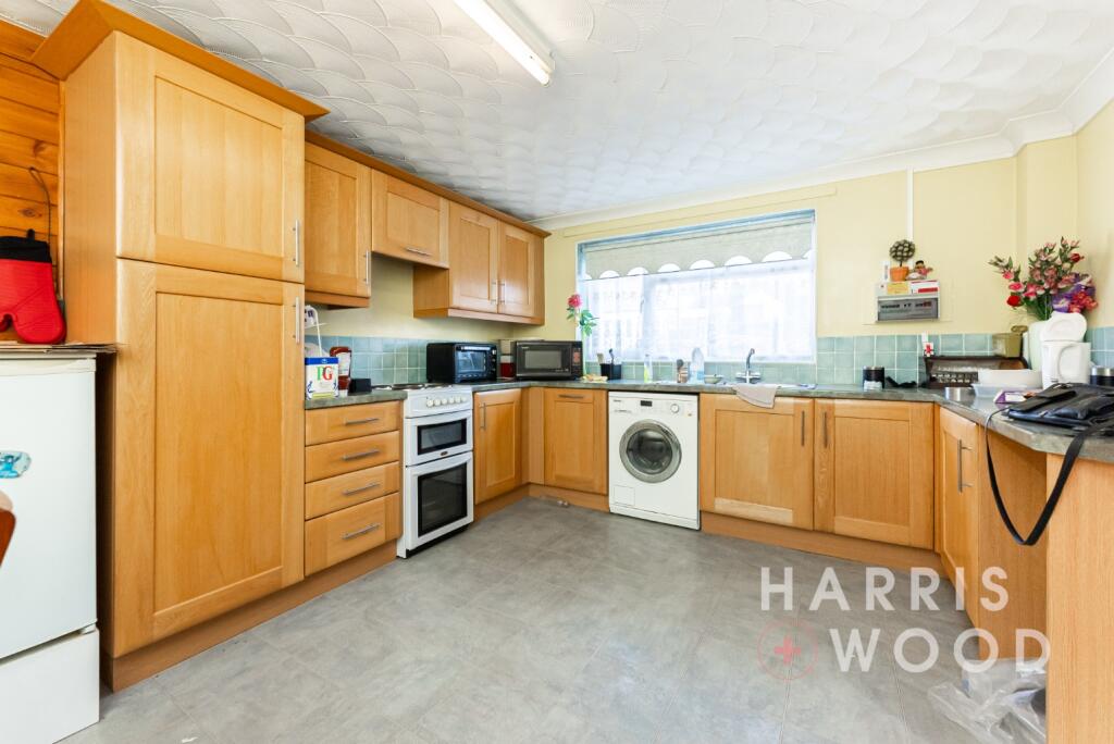 Howe Close, Colchester, Essex photo 4