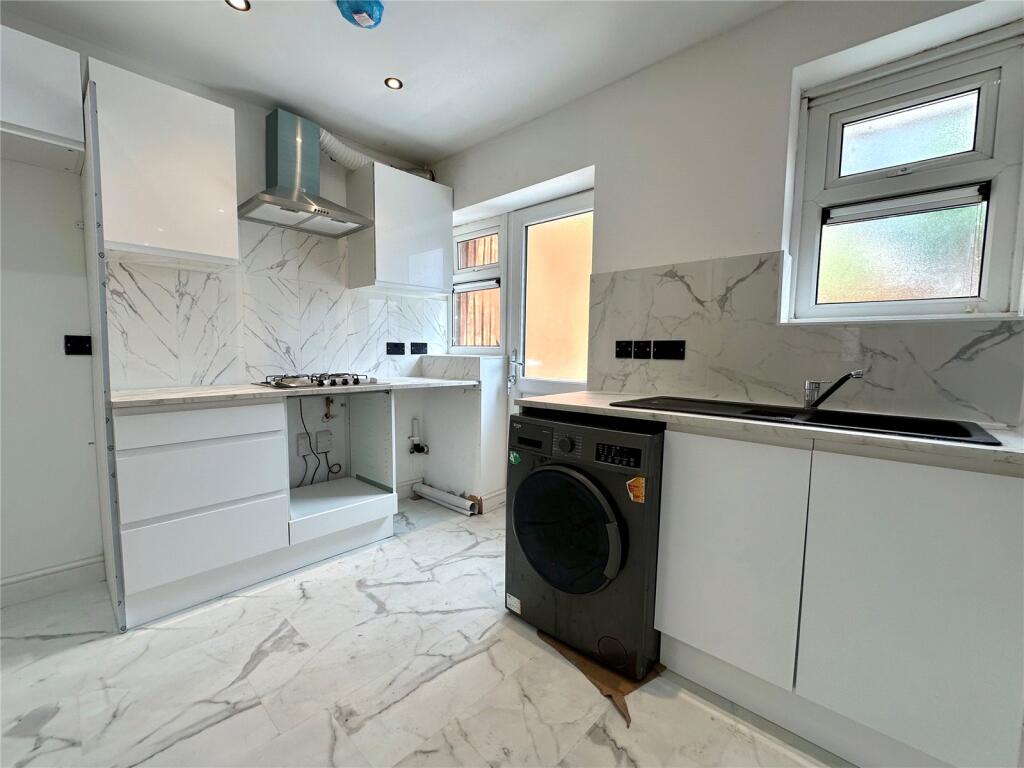 House in Birmingham, Wylde Green, Erdington - View 5