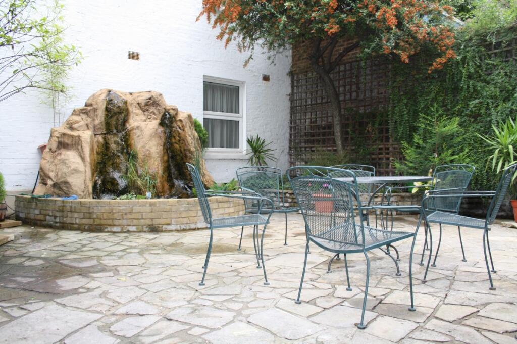 Apartment in London, City of Westminster - More