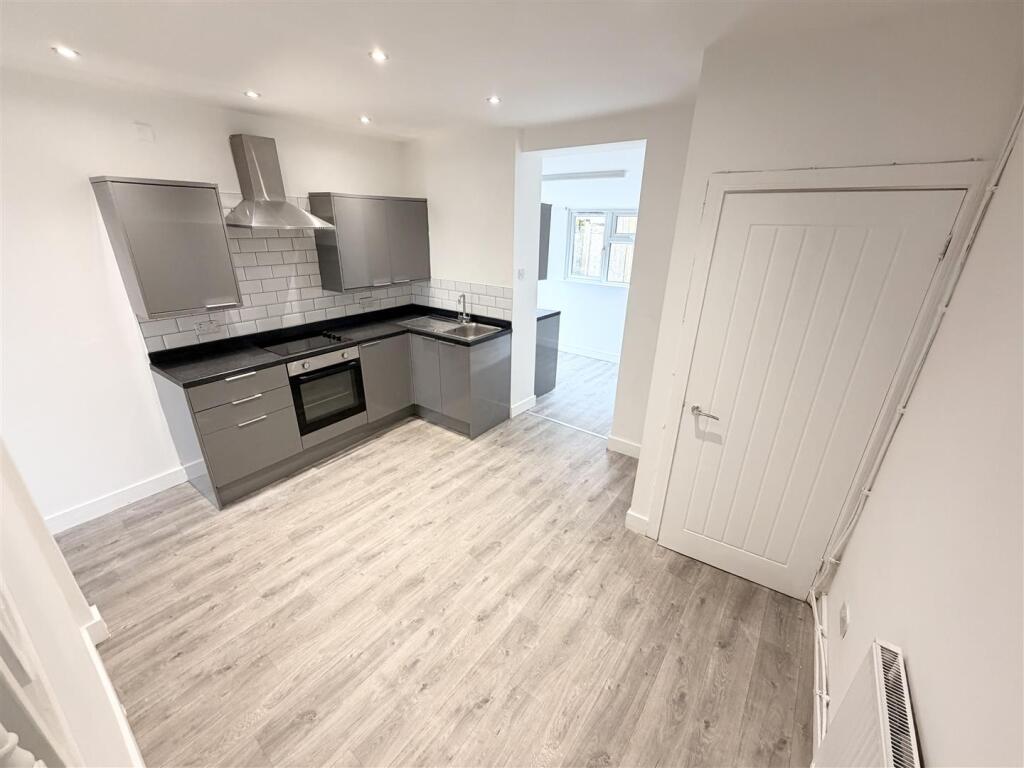 House in Cardiff - View 4