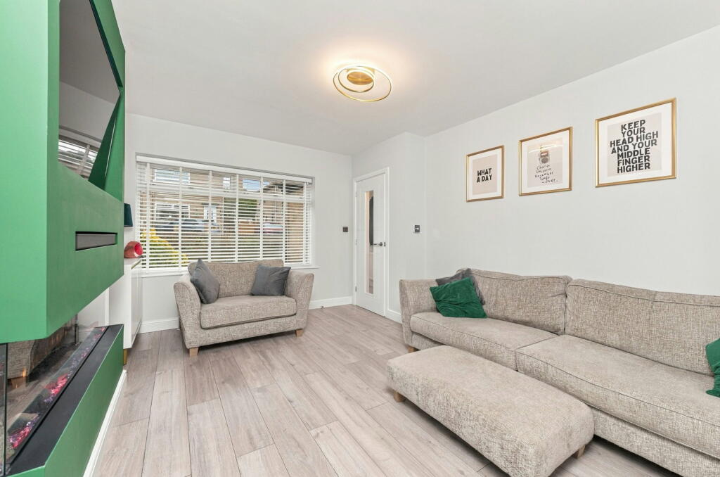 House in Leeds, West Yorkshire - View 5
