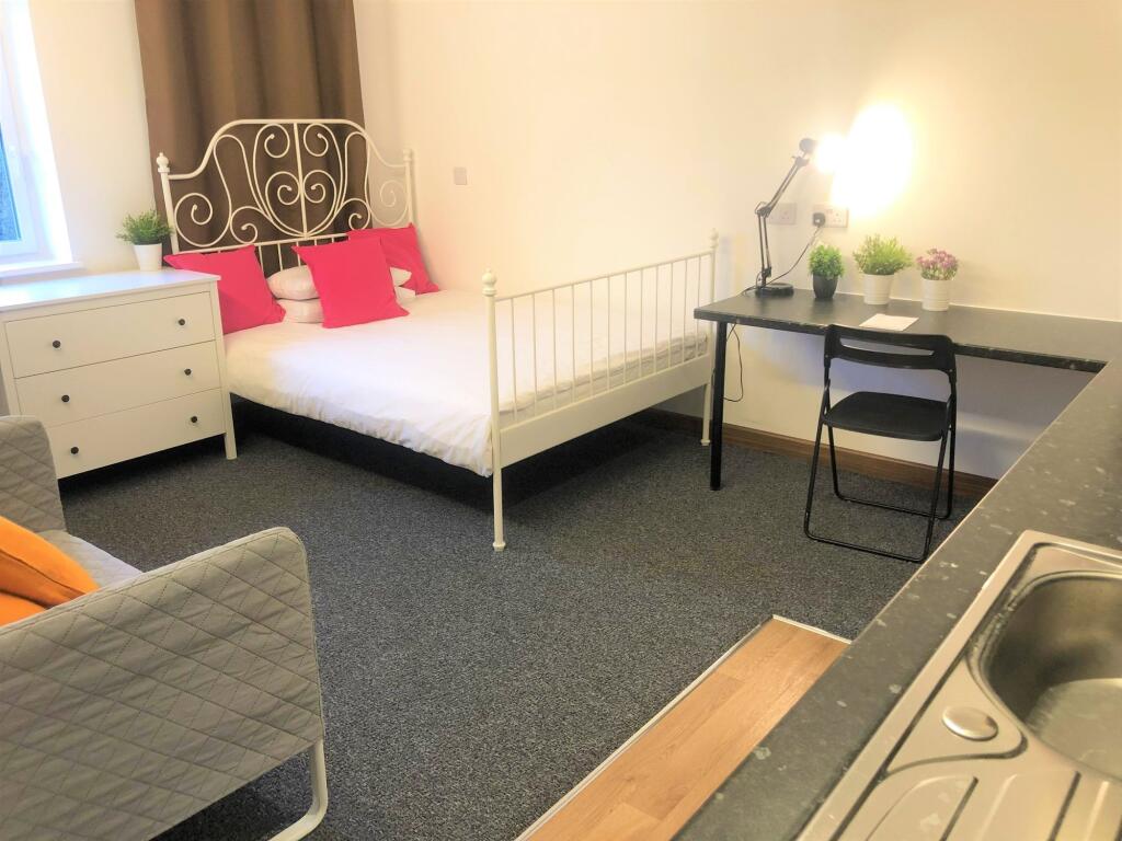 Studio flat for rent