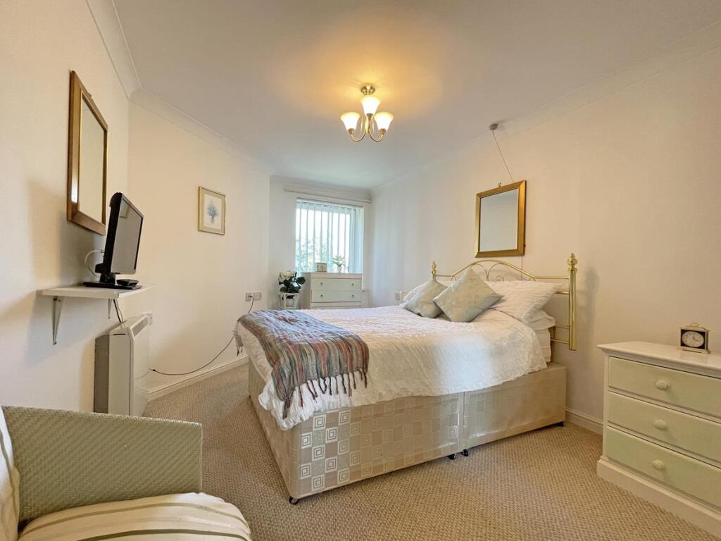 Apartment in Plymouth - More