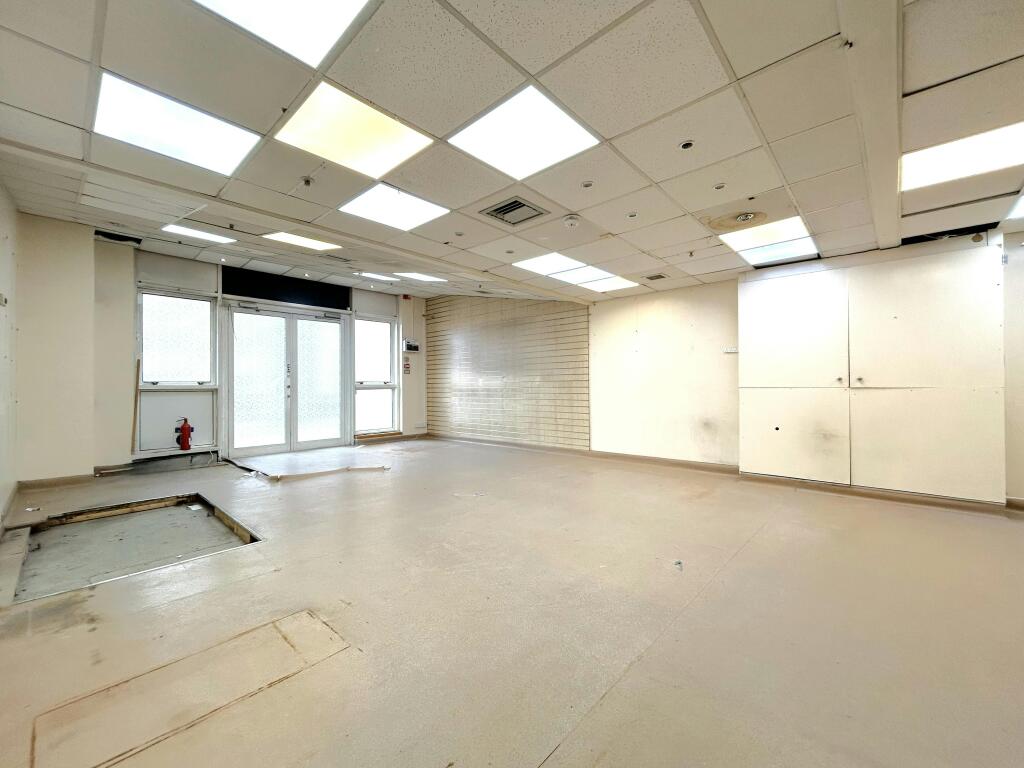 Interior 2.jpg