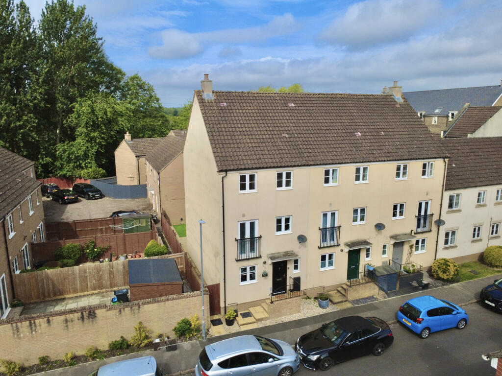 4-bed terraced on Marshall Court, Norton Fitzwarren, Taunton, TA2, £325,000