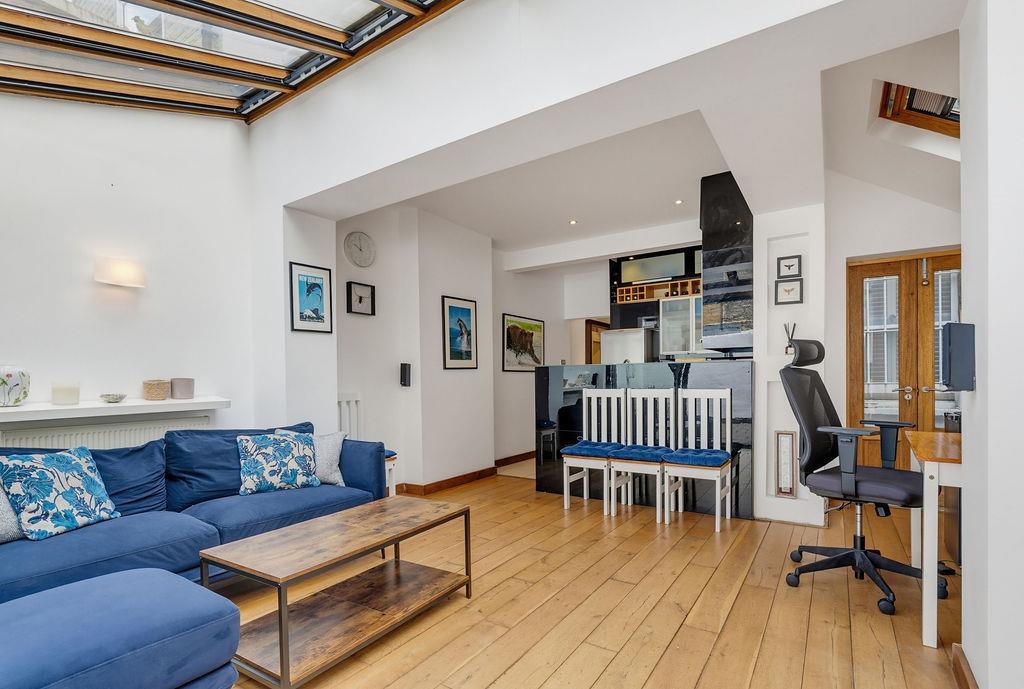 Apartment in London - View 5