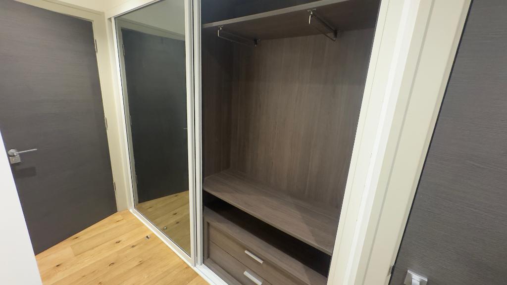 Apartment in Croydon - More