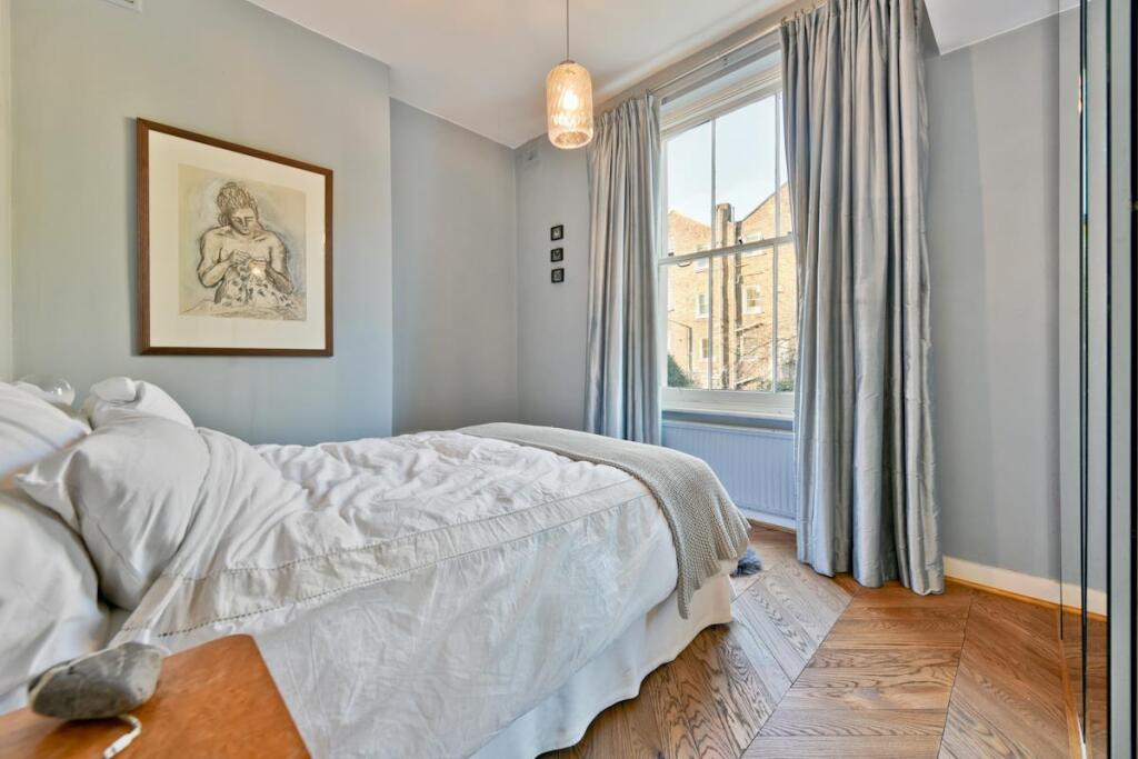 Apartment in London - View 5
