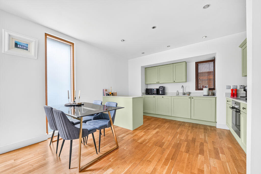 Apartment in London - View 2