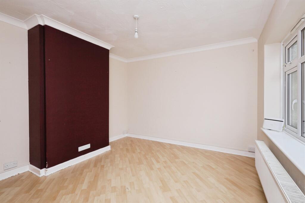 Brodrick Road, Eastbourne photo 4
