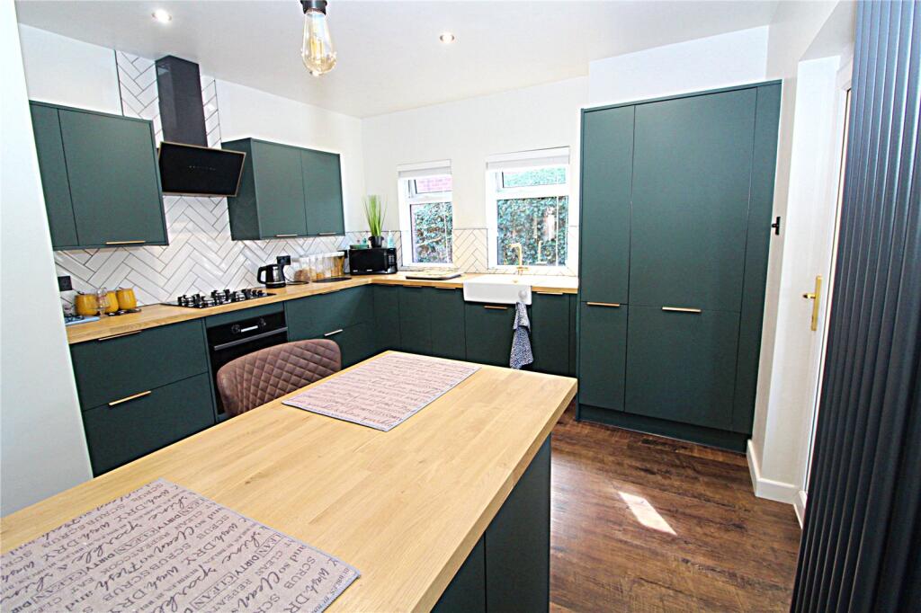 Oakwood Lane, Leeds, West Yorkshire, LS8 photo 4