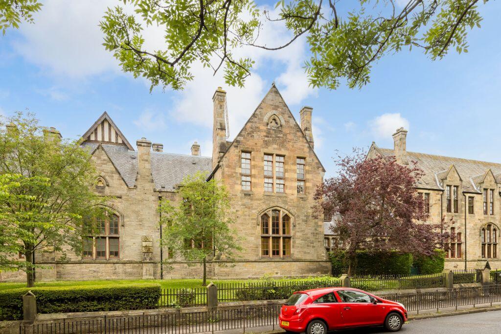 Main image of property: 68/5 Park Avenue, Duddingston, EH15 1JP