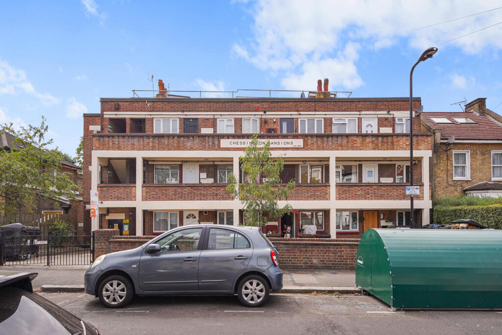 Apartment in London, Leytonstone - View 4