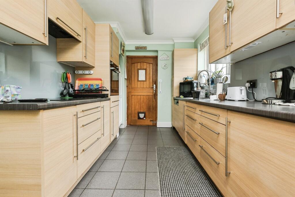 House in Sandwell, West Midlands - View 3