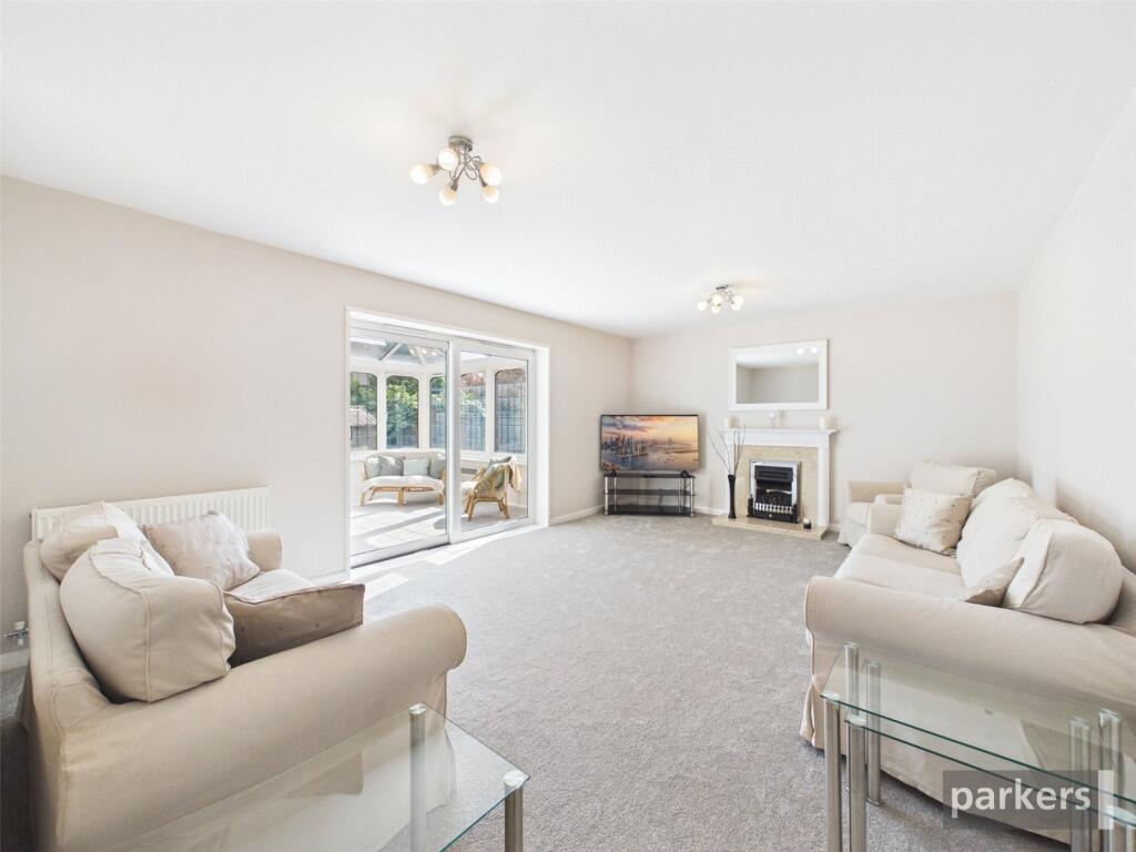 House in Shinfield, Lower Earley, Earley - More