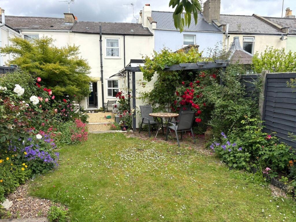 Main image of property: Naunton Crescent, CHELTENHAM, Gloucestershire, GL53