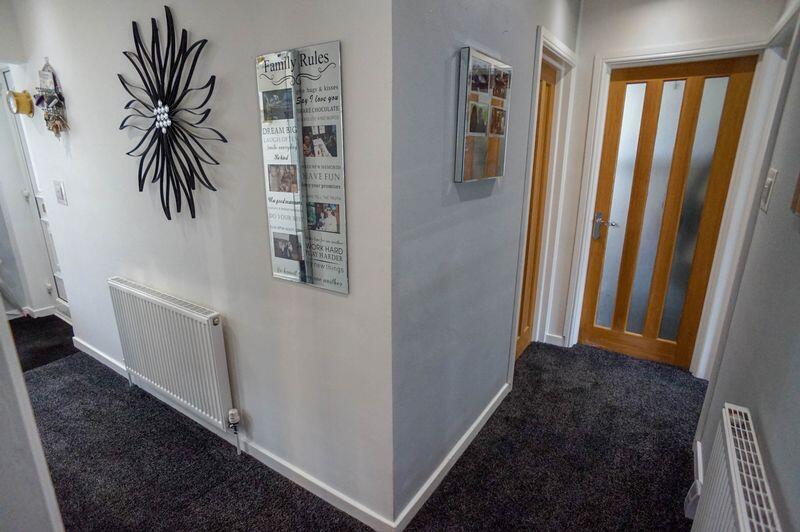 House in Basildon, Bowers Gifford and North Benfleet - View 5