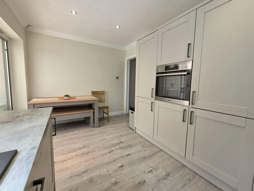 Ty Gwyn Drive, Brackla, CF31 photo 4