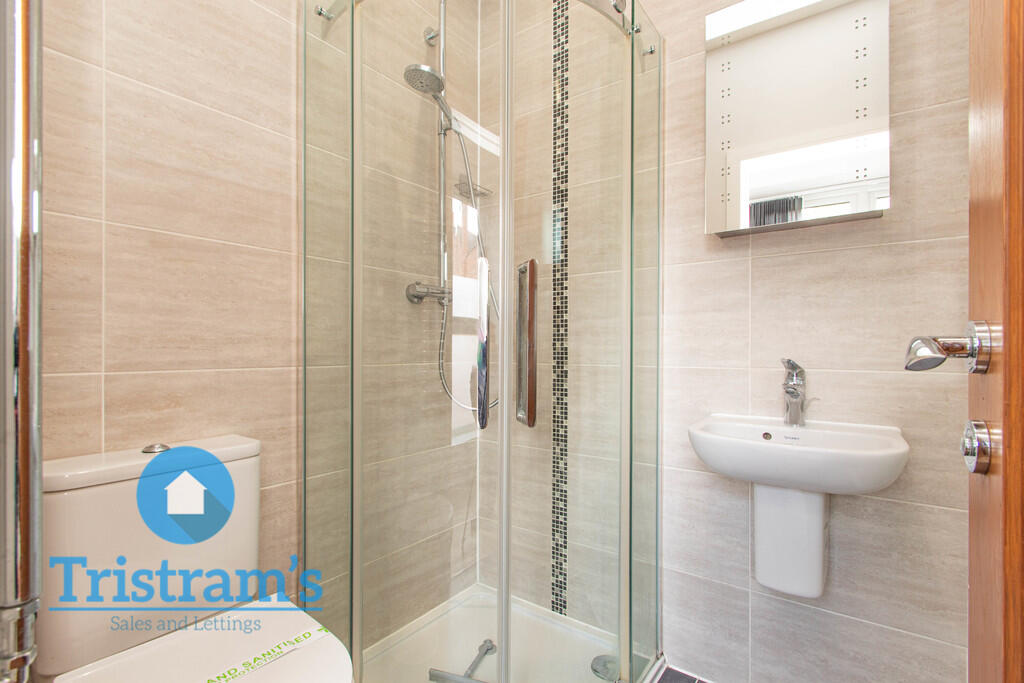 1 bedroom house share for rent