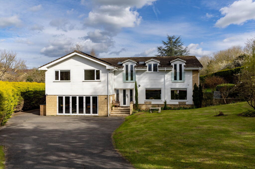 5-bed detached on Hardhams Rise, Corsham, SN13 9UU, £850,000