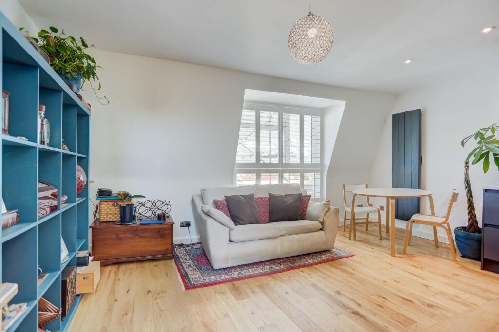 Apartment in Brighton - View 4