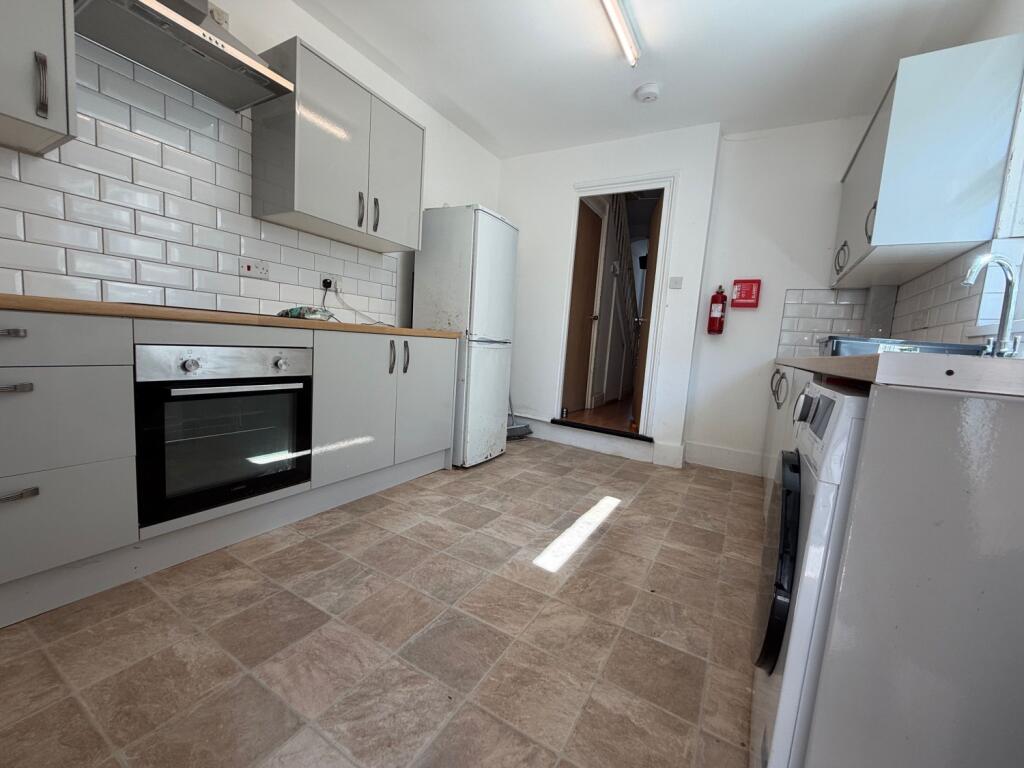 House in Cardiff, Maindy, Cathays - View 4