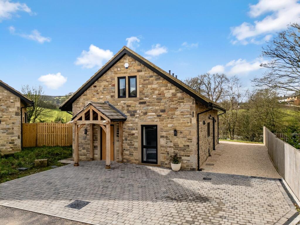 Main image of property: Crow Foot Fold, Barnoldswick, BB18