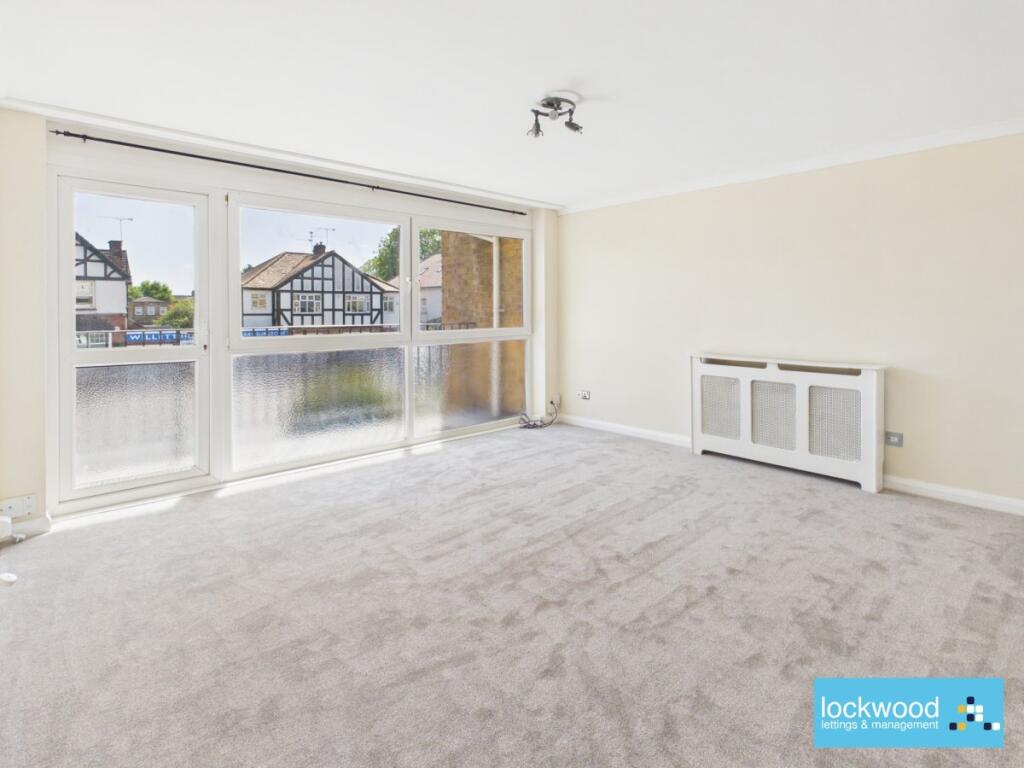 Apartment in Spelthorne, Surrey - More