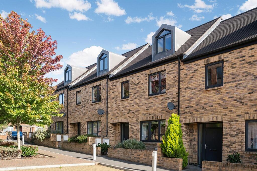 Main image of property: Hythe Terrace, Portland Drive, Merstham