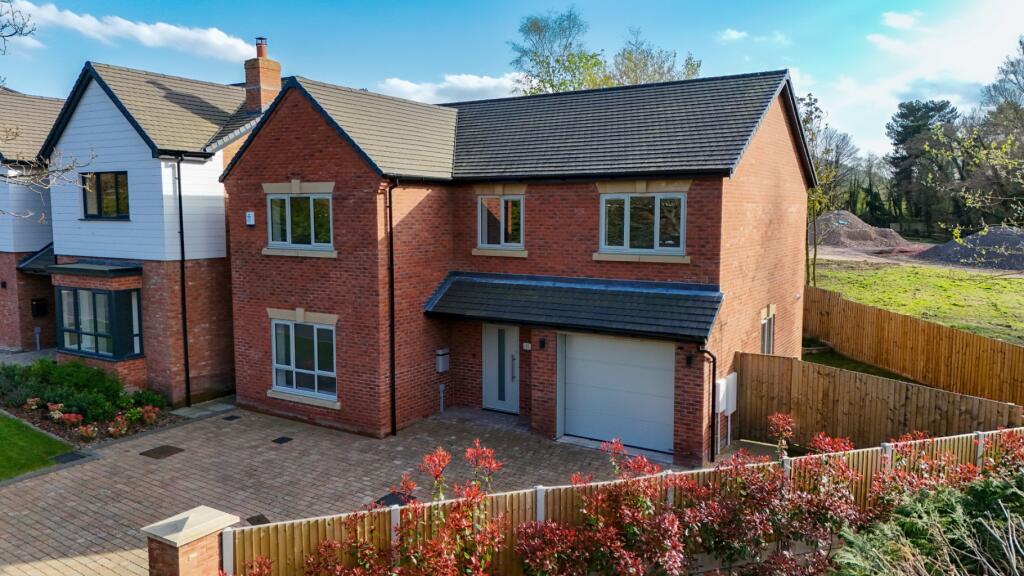 4-bed detached on Donnerville Gardens, Admaston, Telford, Shropshire, TF5 0DE, £475,000