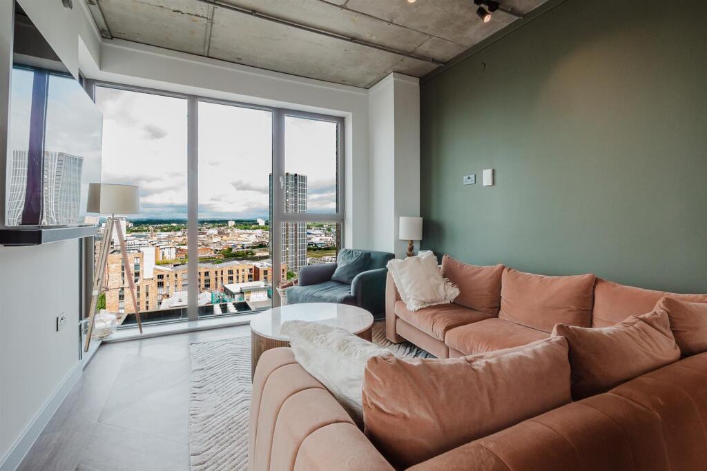 Apartment in Manchester - View 5