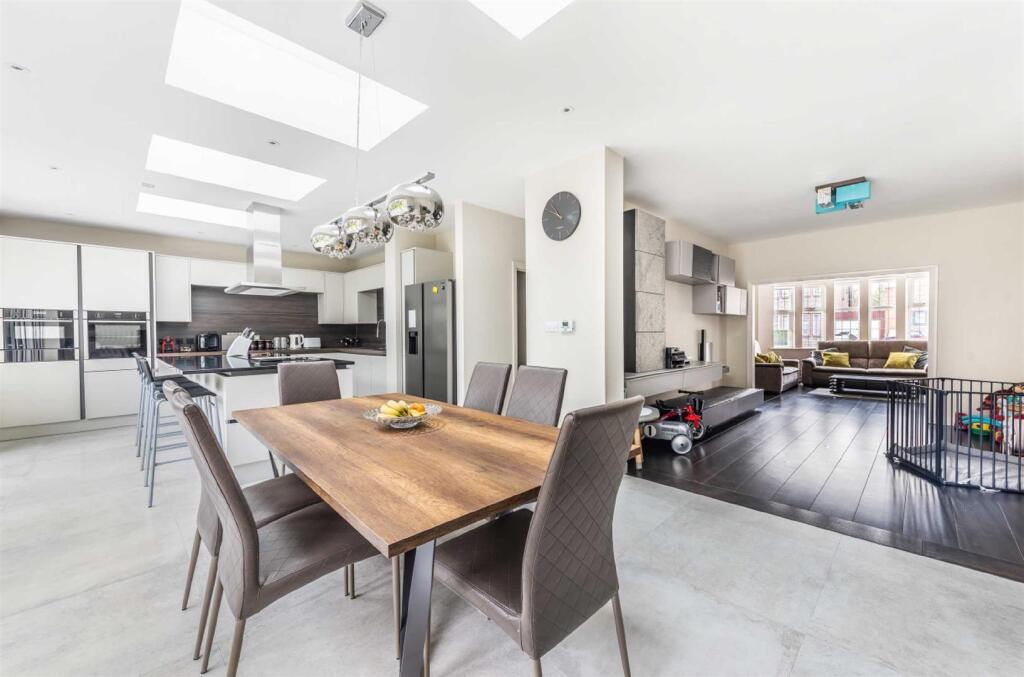 House in London - View 4