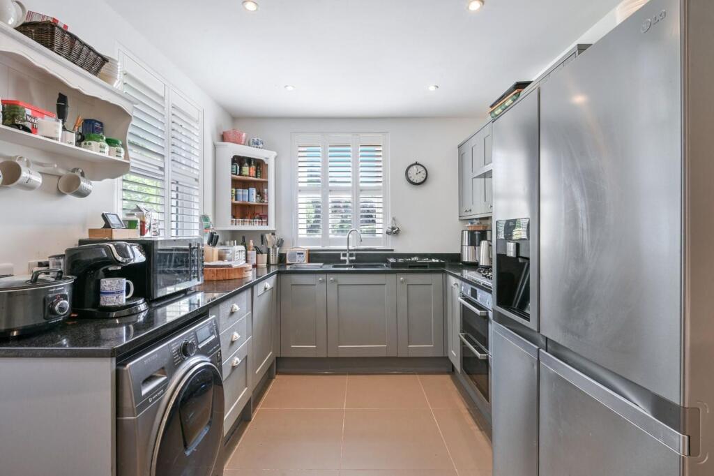 Wheelers Lane, Epsom, KT18 photo 4