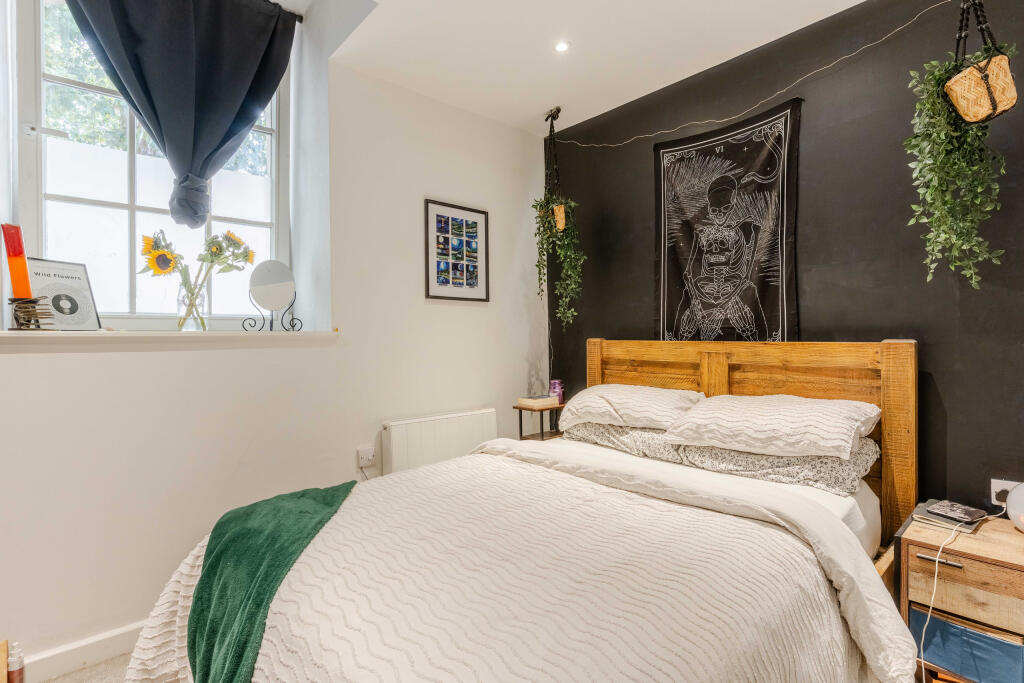 Apartment in Bristol, Old Market, St Philip's - View 3