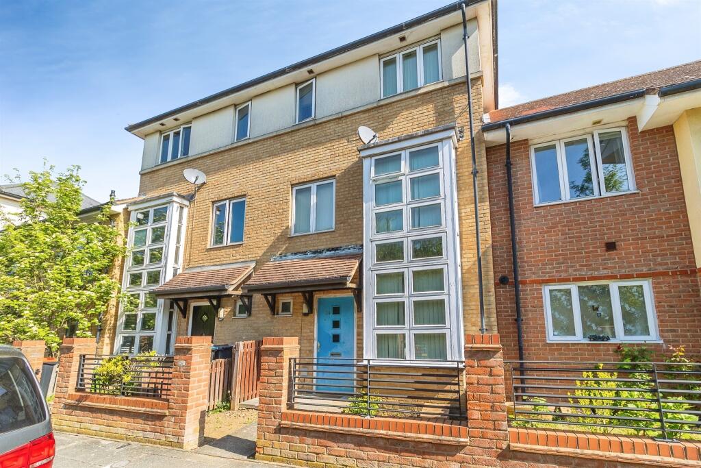 Main image of property: Seaton Grove, Broughton, Milton Keynes