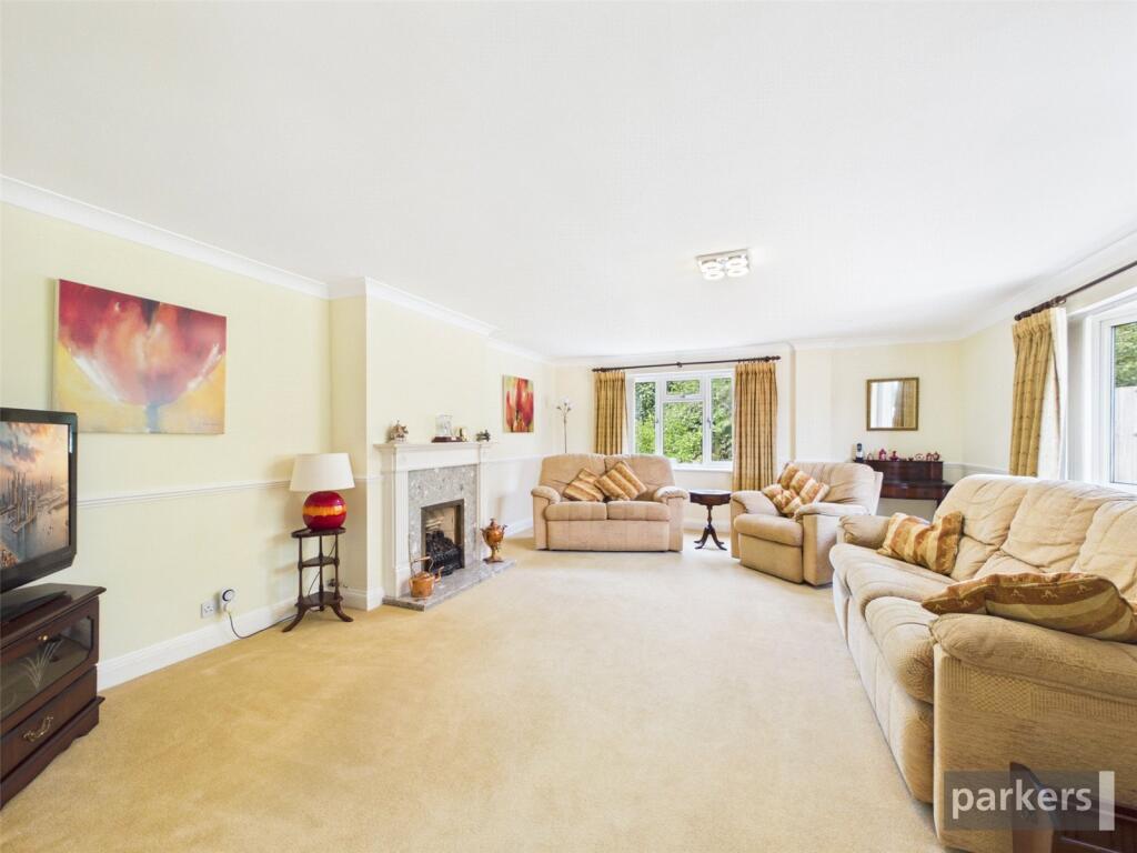 Retford Close, Woodley, Reading, Berkshire, RG5 photo 2