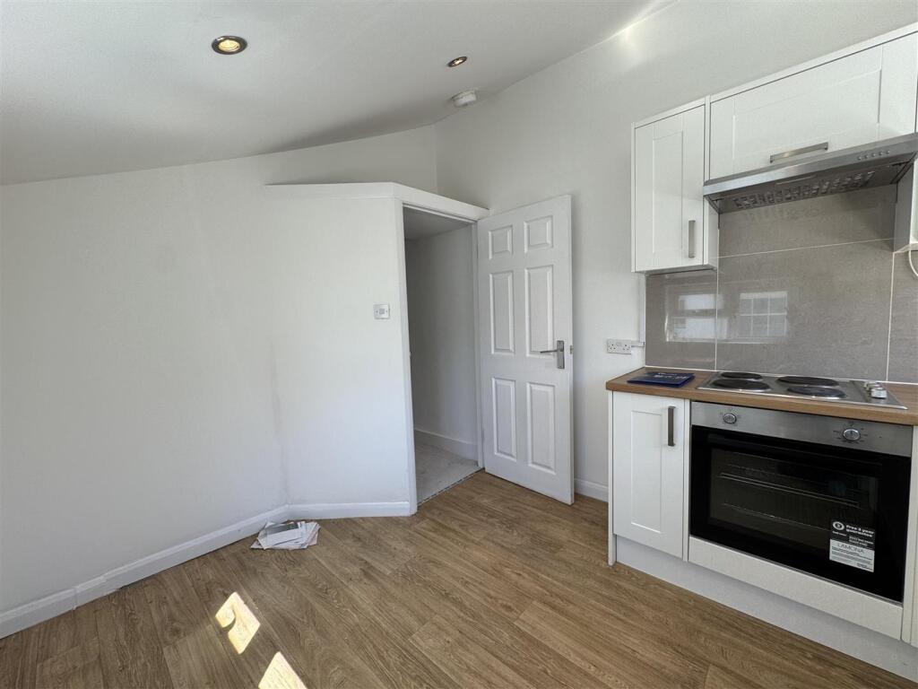 Apartment in Hove, Aldrington - View 5