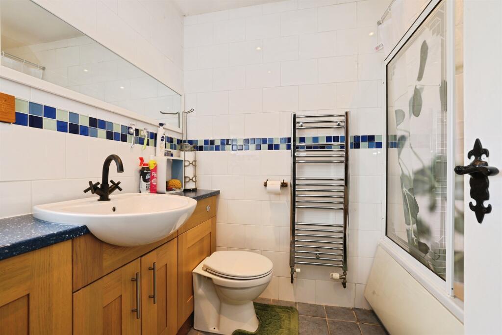 House in Test Valley, Shipton Bellinger - View 4