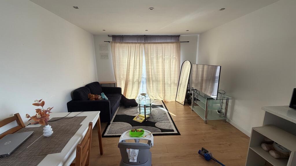 Apartment in Cardiff, The Colonies, Gabalfa - View 3